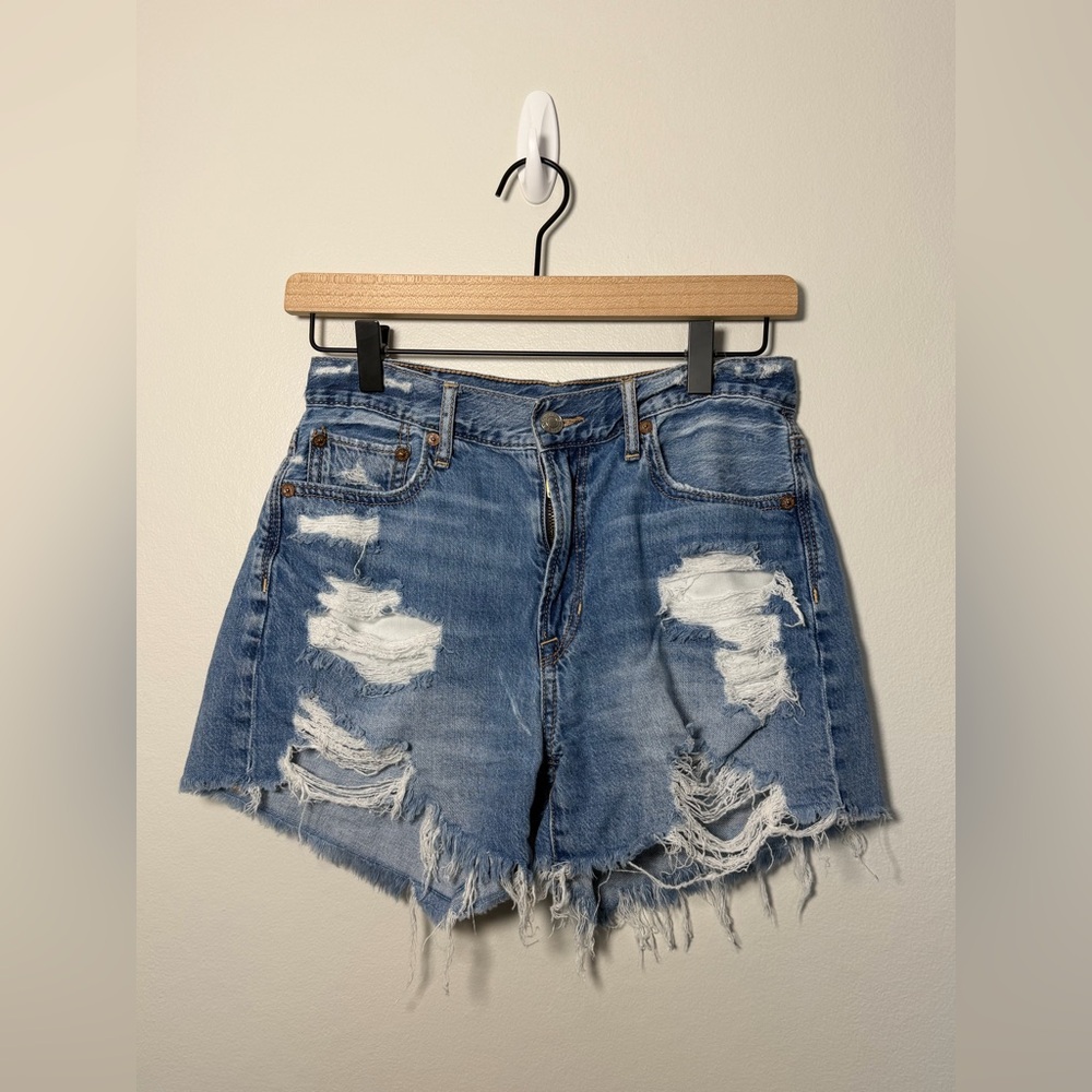 American Eagle Distressed 90’s Boyfriend Denim Shorts - Size 0